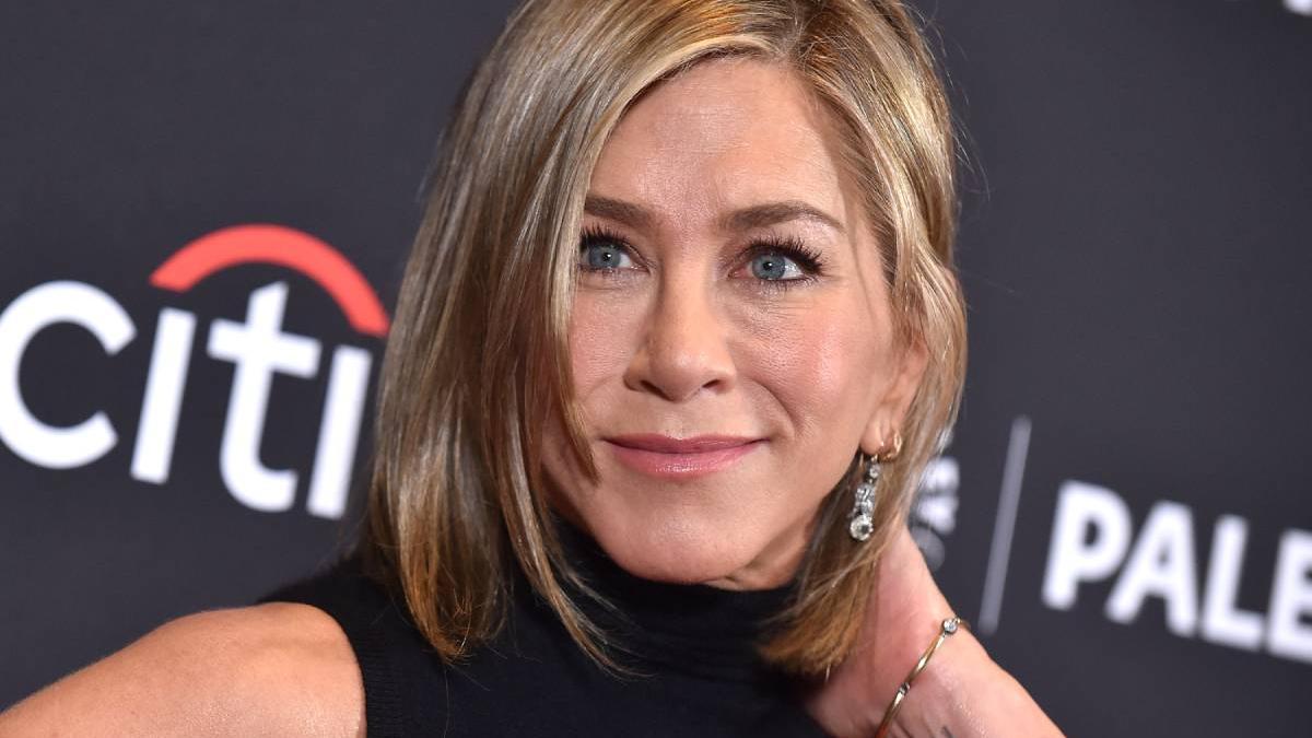 Jennifer Aniston dice adiós al &quot;Rachel&quot; y se rinde ante el corte de pelo más chic