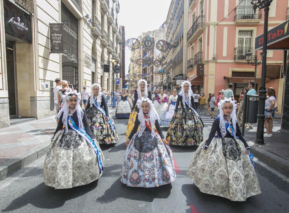 Hogueras 2019: El sábado festero arranca con el desfile de recogida de premios.