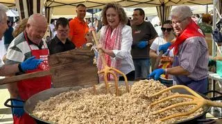 Torrent se vuelca en la celebración del Día de la Hispanidad