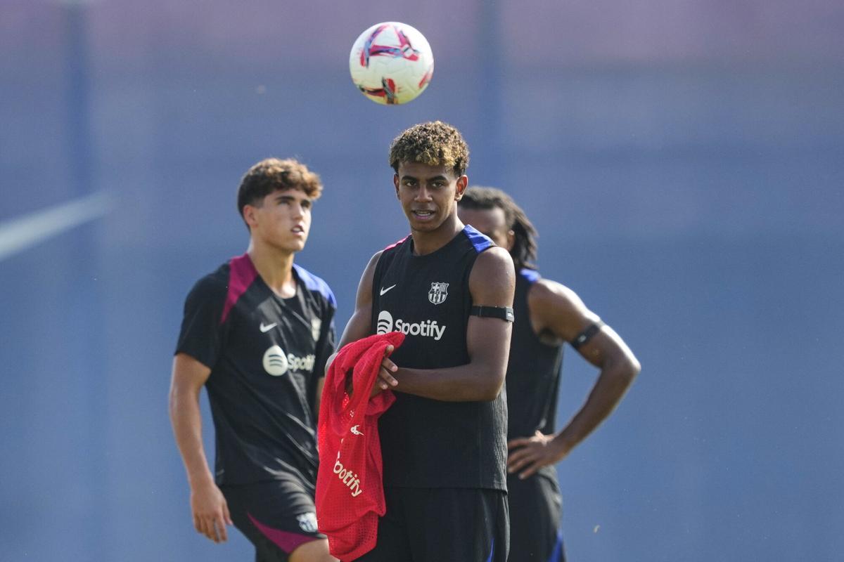 Lamine Yamal se entrenó junto a sus compañeros del Barça