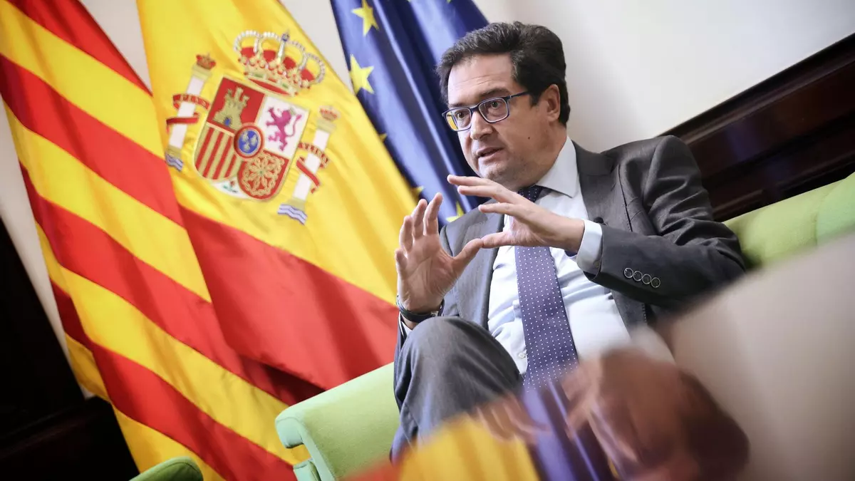 Óscar López: "Me niego a admitir que hay que desregular la IA para ser competitivo"