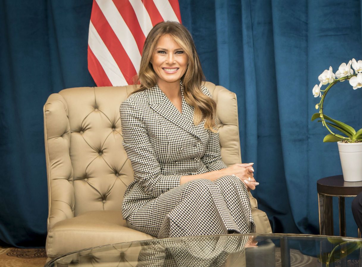 Melania Trump con traje de Dior