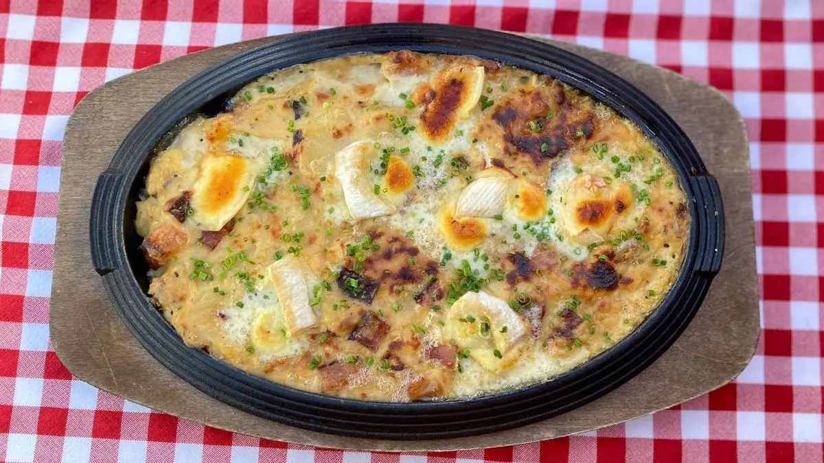 Así se hace la 'tartiflette', un plato alpino para entrar en calor y coger fuerzas