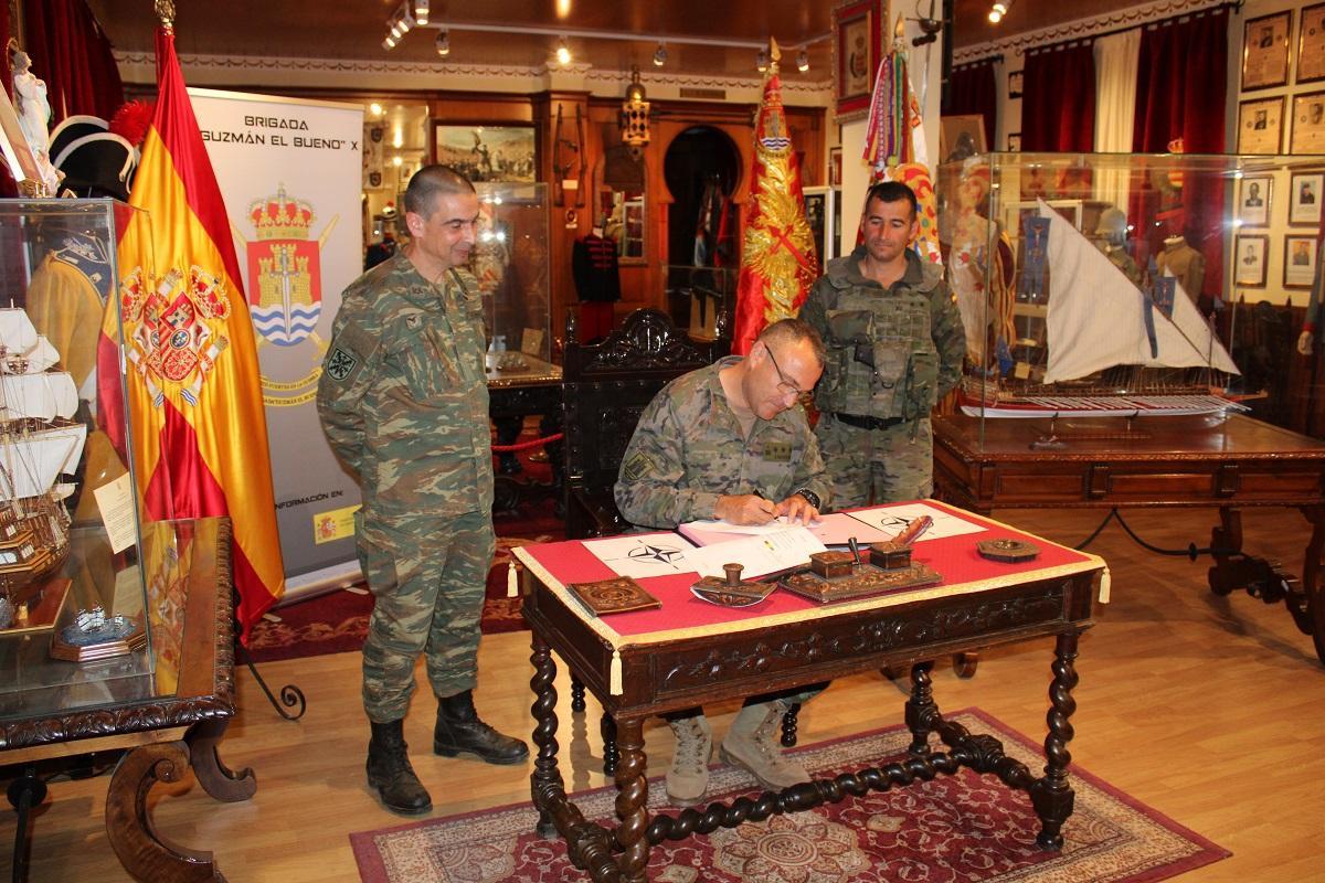 El coronel del ejército griego, responsable internacional de la evaluación, validó la certificación OTAN.