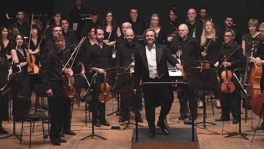 La Orquesta Sinfónica de Galicia, antes de la apertura del festival (S8).