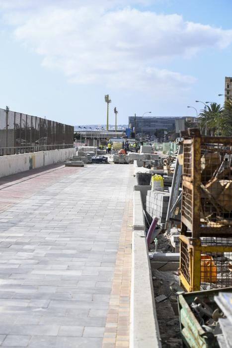 25-09-19 LAS PALMAS DE GRAN CANARIA. AVENIDA BLAS CABRERA FELIPE. LAS PALMAS DE GRAN CANARIA. METROGUAGUA. MetroGuagua en Blas Cabrera Felipe. El alcalde y concejales de la Corporación, realizan un recorrido por el tramo de MetroGuagua del Paseo Blas Cabrera Felipe. Fotos: Juan Castro.  | 25/09/2019 | Fotógrafo: Juan Carlos Castro