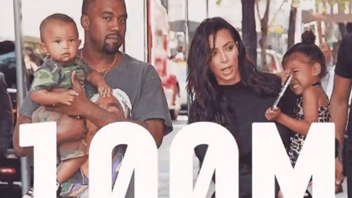 Una de las estampas familiares que ha colgado Kim Kardashian para celebrar sus 100M de seguidores en Instagram.