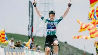 Demi Vollering sentencia la Volta femenina en solitario