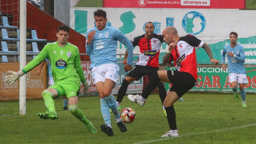 El Arosa busca regresar a la senda de la victoria en su visita al Celta C-Gran Peña.