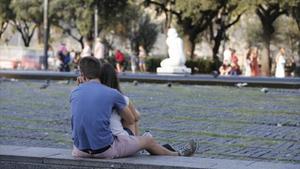 Una pareja, en Barcelona.