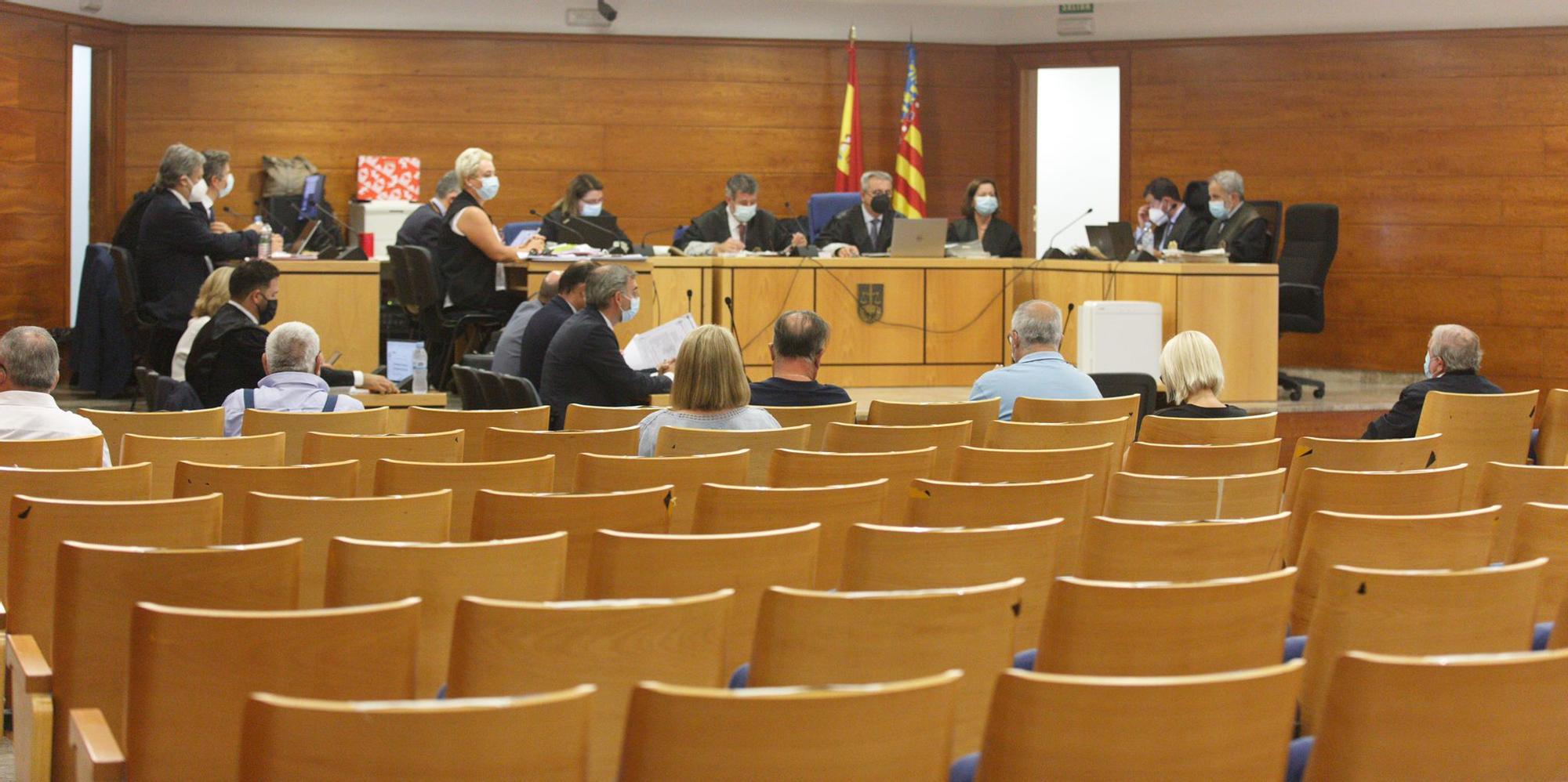 Las defensas en el proceso de las basuras de Calp piden la nulidad de la causa