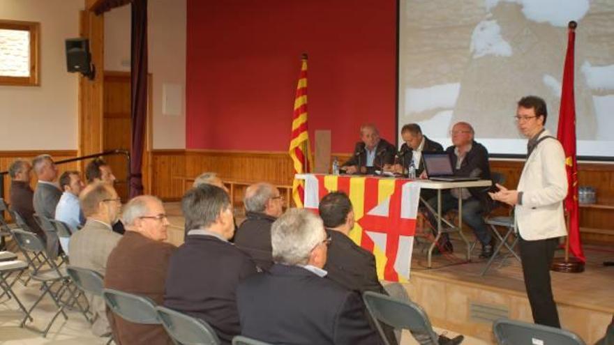 L&#039;encara president de l&#039;Institut d&#039;Estudis Ceretans, Tomàs Torrent, en una Diada de Cerdanya a Prats