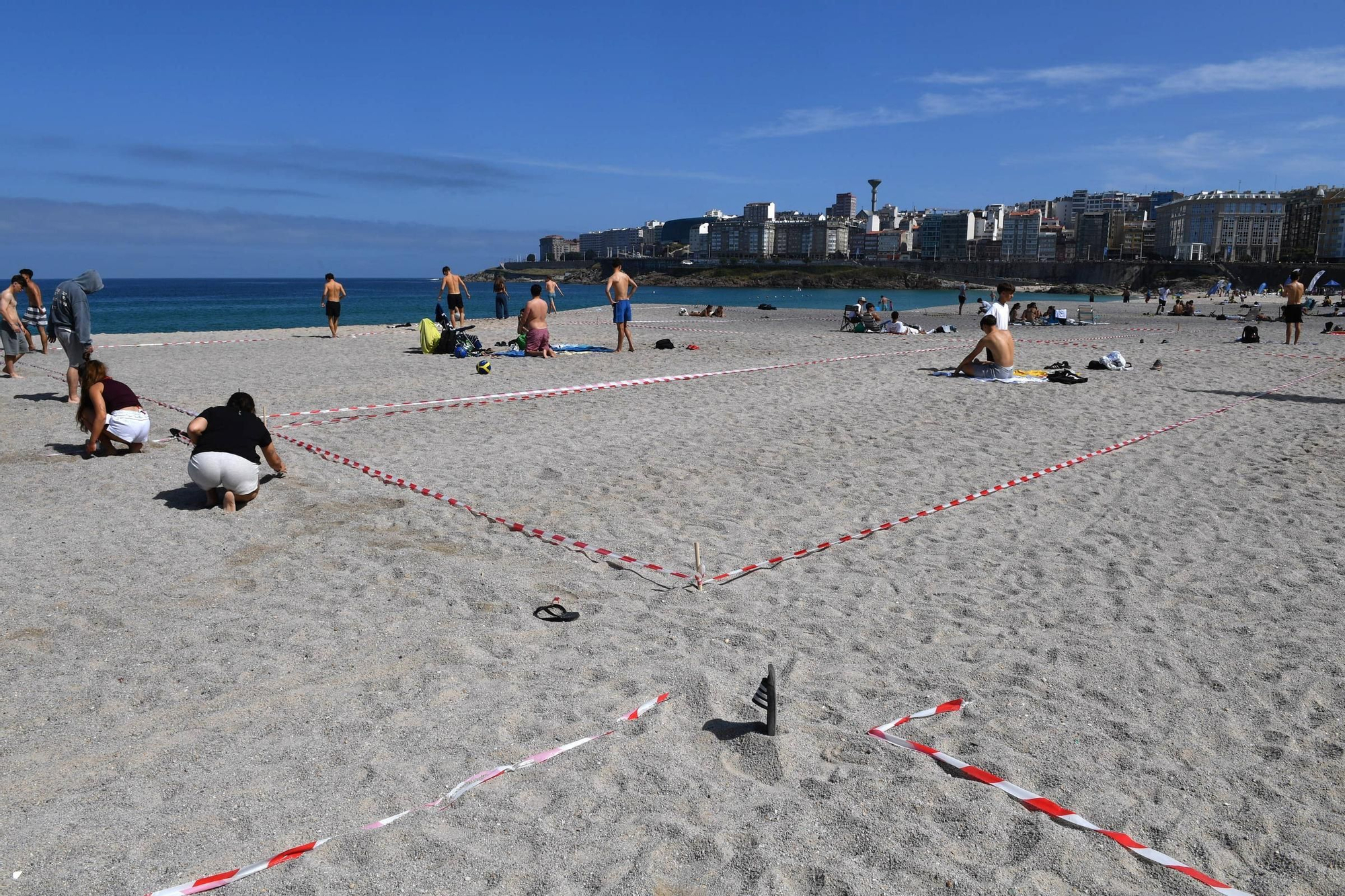 San Juan A Coruña 2025: 'Parcelaria' en la playa del Orzán ya desde la víspera de la noche de las hogueras