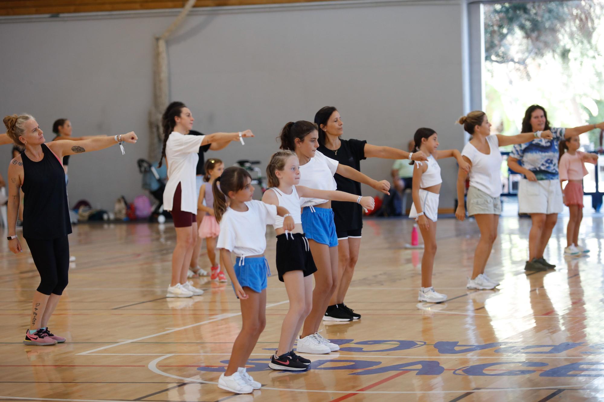 Mira aquí las fotos del taller de danza urbana de Sant Antoni