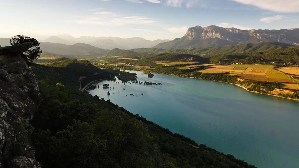 Los embalses de Yesa, el Grado y Mediano ya acusan la sequía pese a las importantes reservas del invierno
