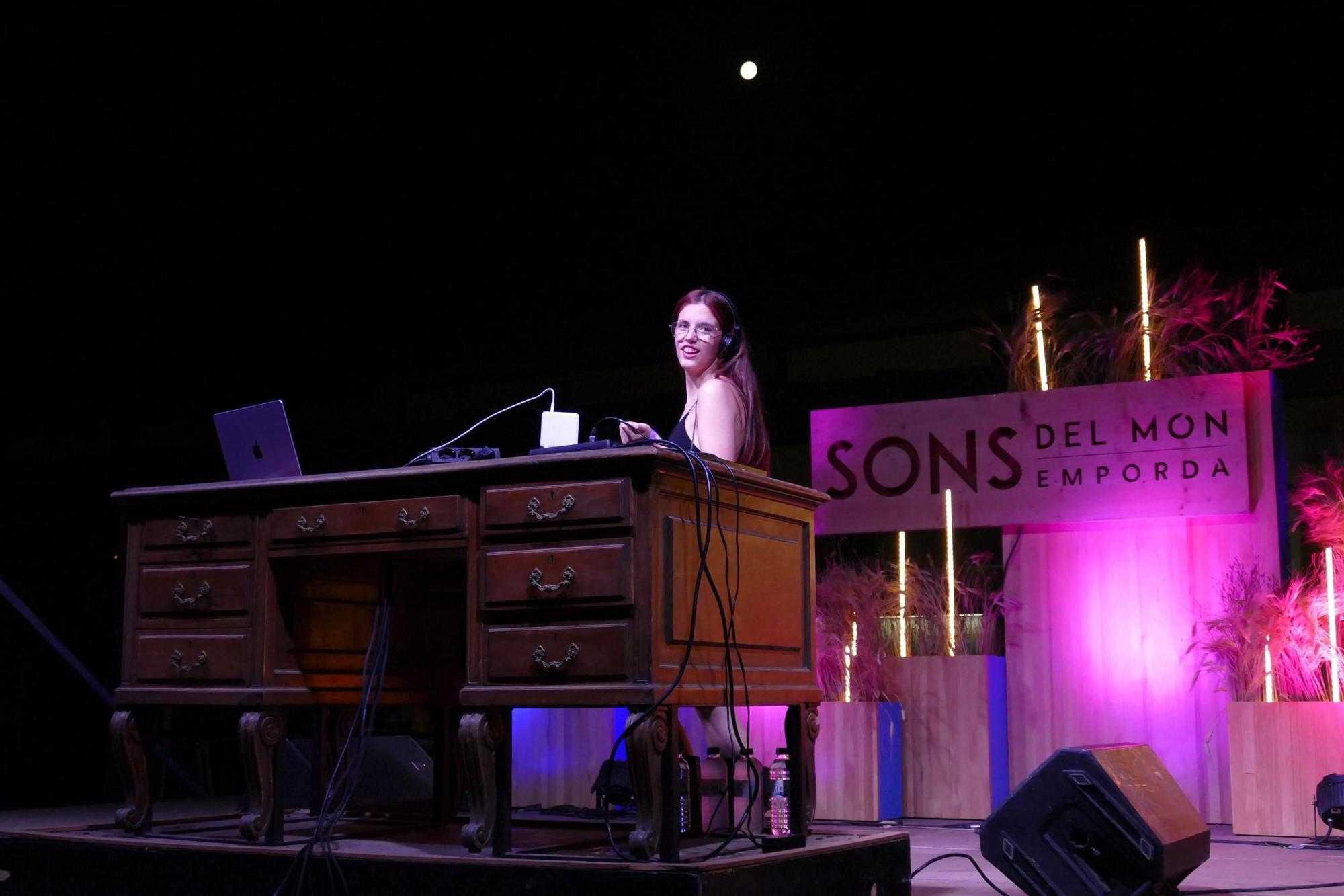 Roses es rendeix davant Rosario Flores a Sons del Món