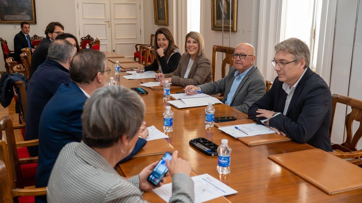 Reunión de la junta de gobierno local extraordinaria, este jueves.