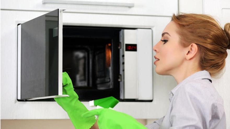 Cómo limpiar de manera sencilla y eficaz el microondas? - Levante-EMV