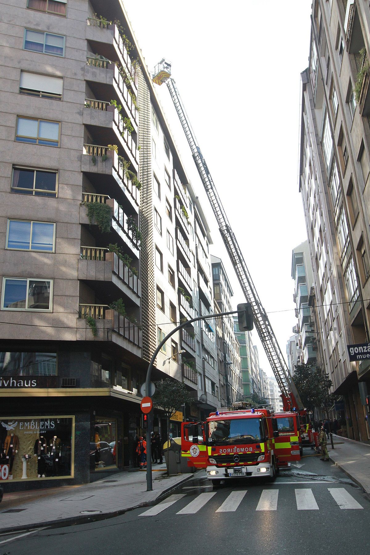 Tres heridos en un nuevo incendio en el centro de Ourense