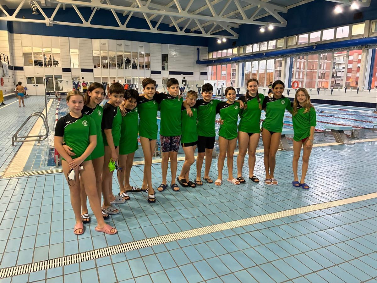 Nadadores y nadadoras del NiE Gandia en Alzira