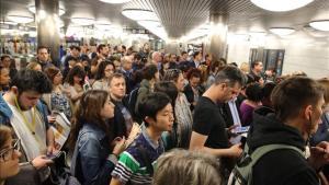 Aglomeraciones en el metro un día de huelga.
