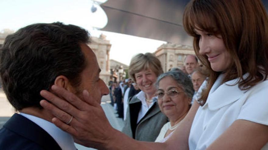 Carla Bruni y Nicolas Sarkozy en una imagen de archivo.