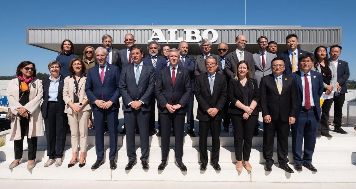 Inauguración de la planta de Albo en la Plisan, con Rueda y Besteiro en primera fila. |  / D. CABEZÓN