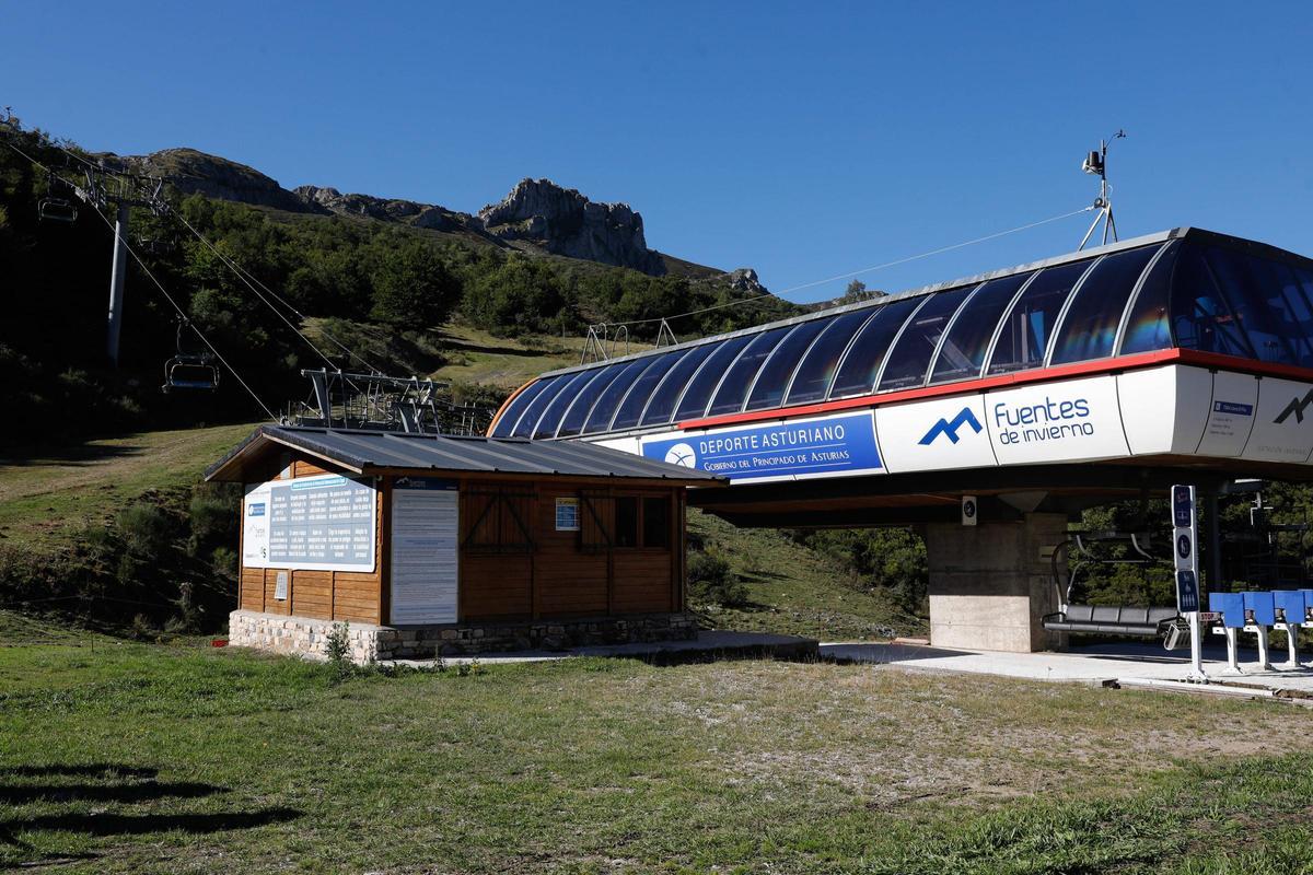 El remonte principal de Fuentes de Invierno, "Llana'l Fitu".