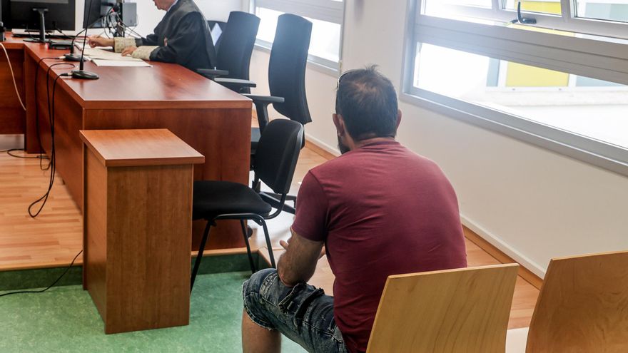 Condenado por insultos racistas a una mujer en la cola de un ambulatorio de la provincia de Alicante