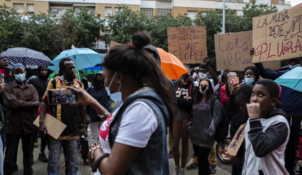 Manifestació contra el racisme a Salt i Girona