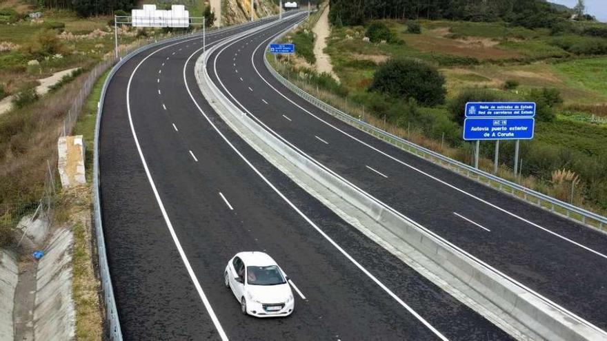 Tramo de la autovía de Langosteira en el que Fomento pretende construir el enlace de Meicende.