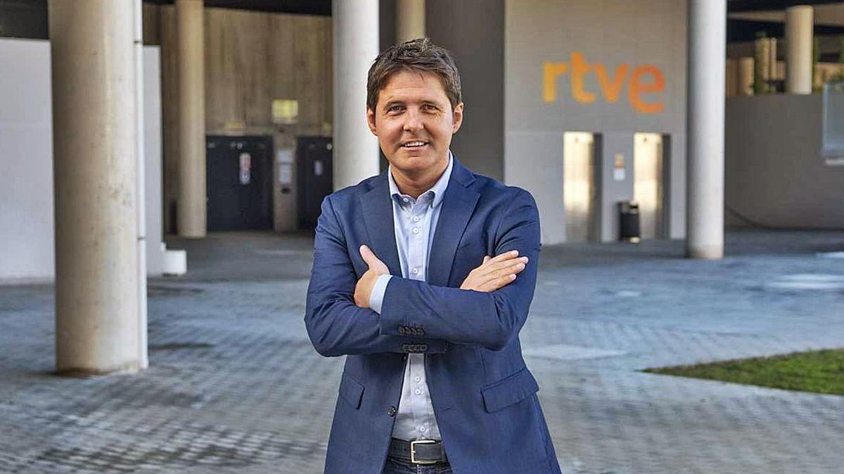 El periodista Jesús Cintora, en las instalaciones de RTVE.  | LEVANTE-EMV