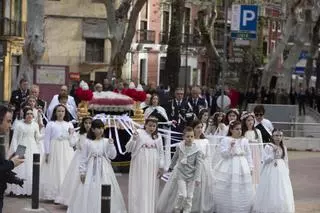 "La Camilla" procesiona por las calles en Xàtiva