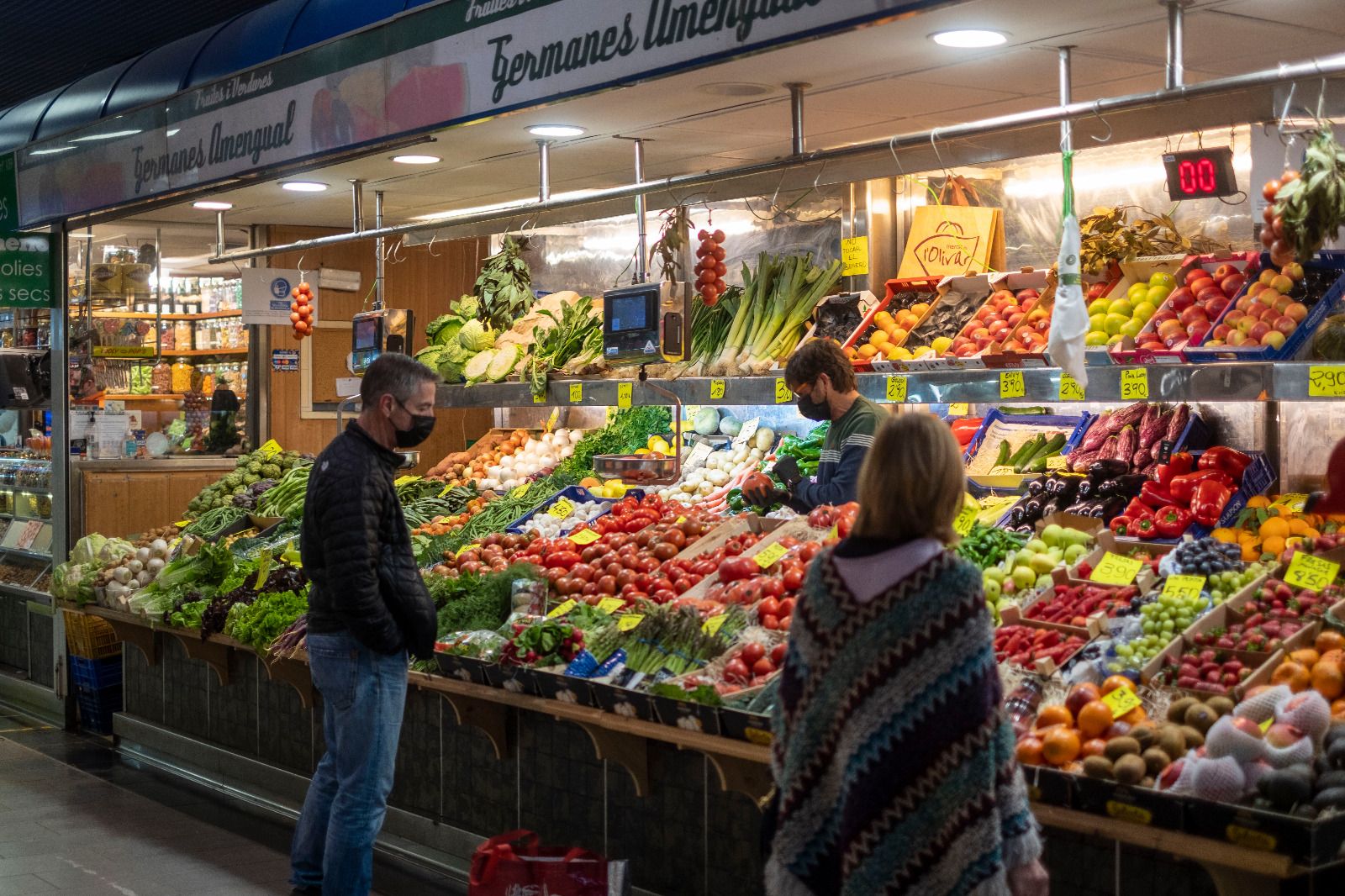 Sábado de compras en el Mercat de l'Olivar de Palma