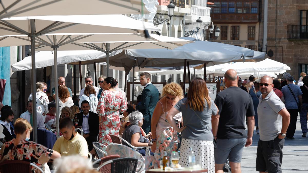 Ambiente en el casco histórico de Avilés.