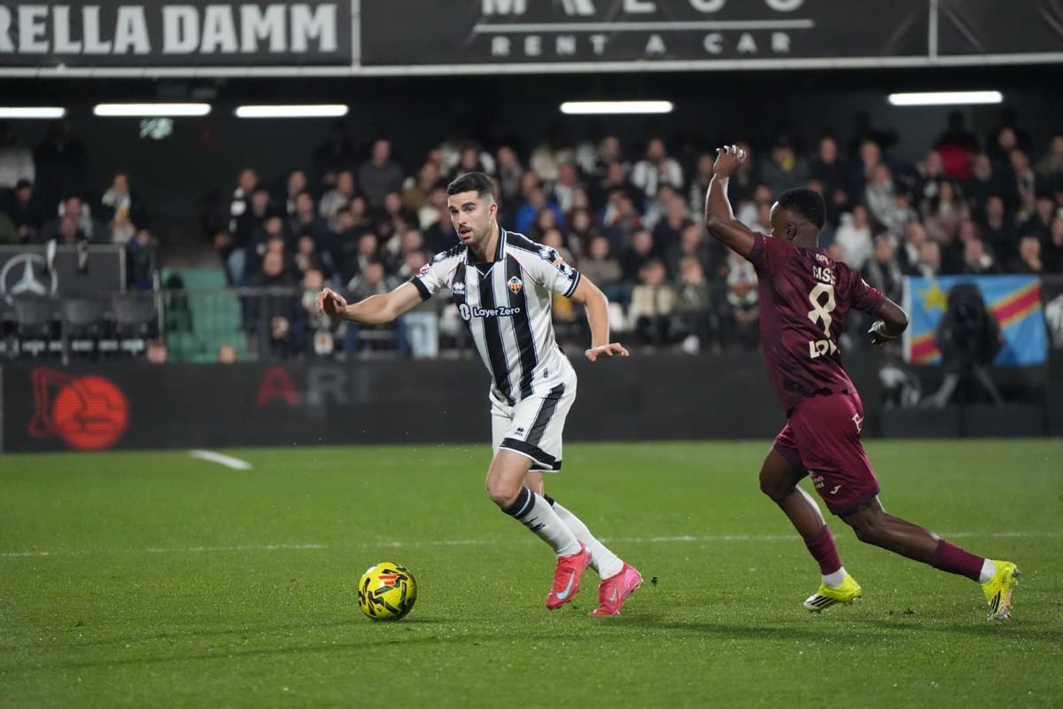 Diego Barri, con el esférico en el Castellón-Leganés