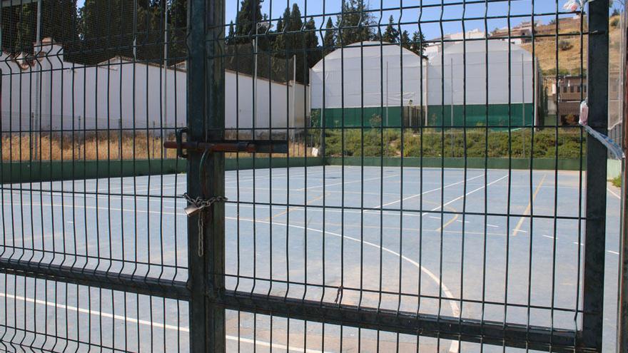 La pista de fútbol sala de La Quinta, cerrada.