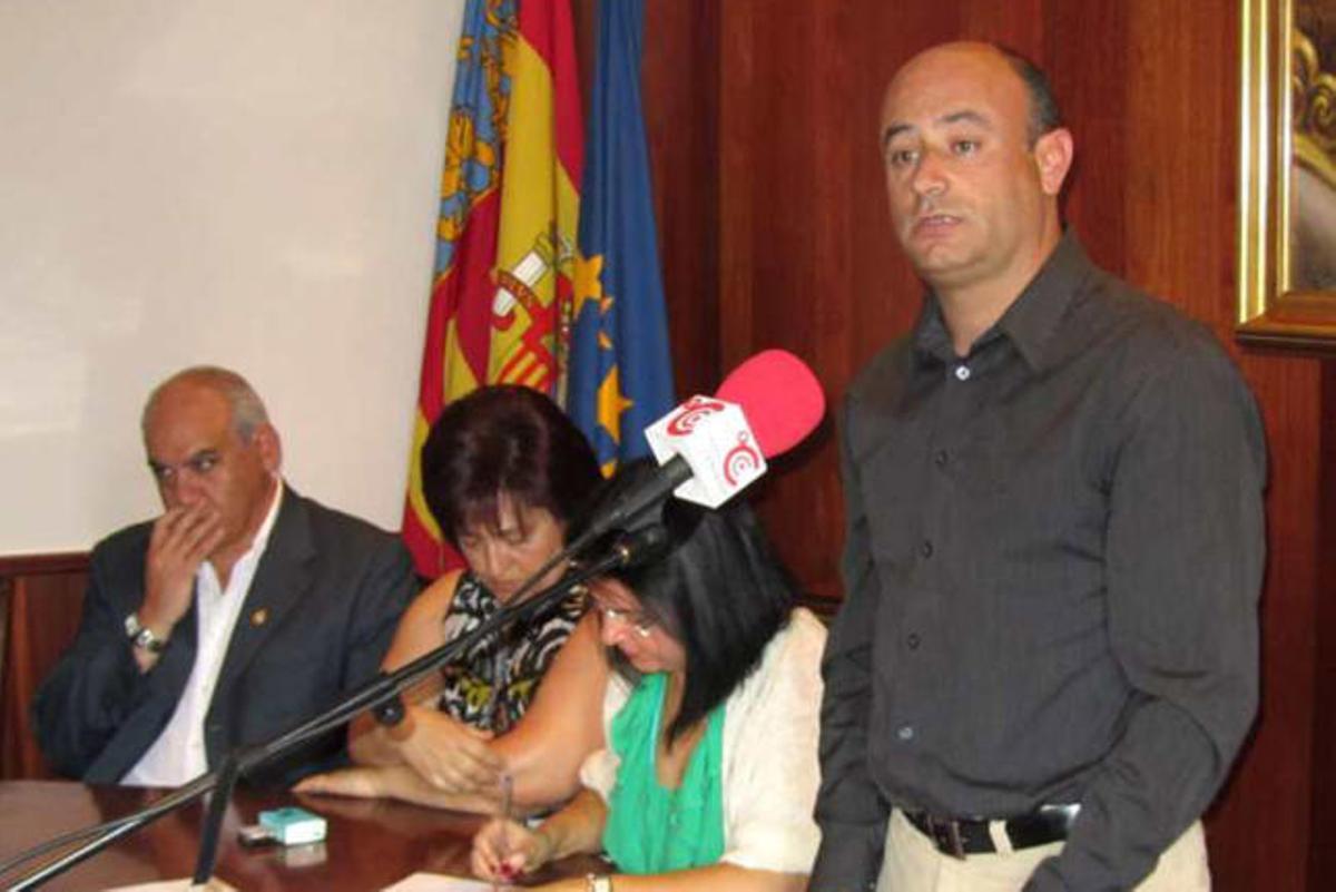 Rafael Briet en el pleno de toma de posesión como alcalde.