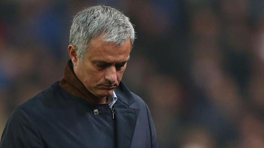 El Chelsea destituye a Mourinho que recibirá 50 millones de indemnización