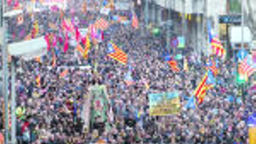 Girona viu  una nova manifestació massiva a favor de la república