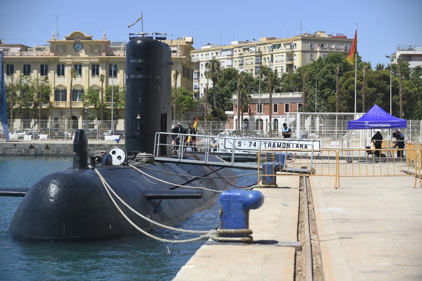 El submarino S-74 Tramontana atraca en el Puerto de Málaga