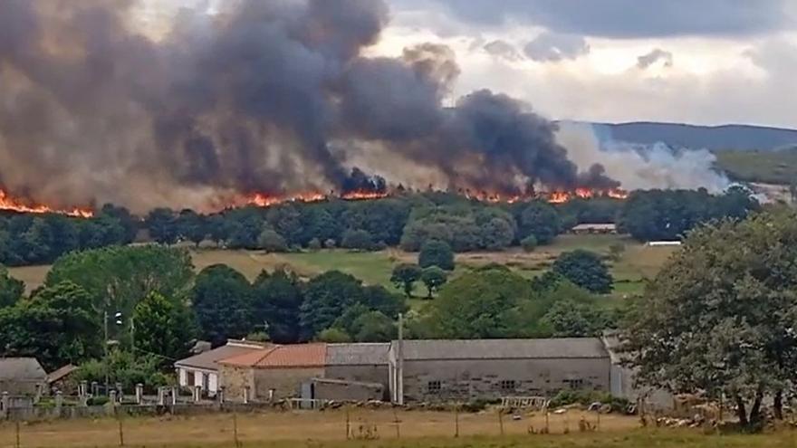 Una imagen del incendio de Rodeiro, en Pontevedra