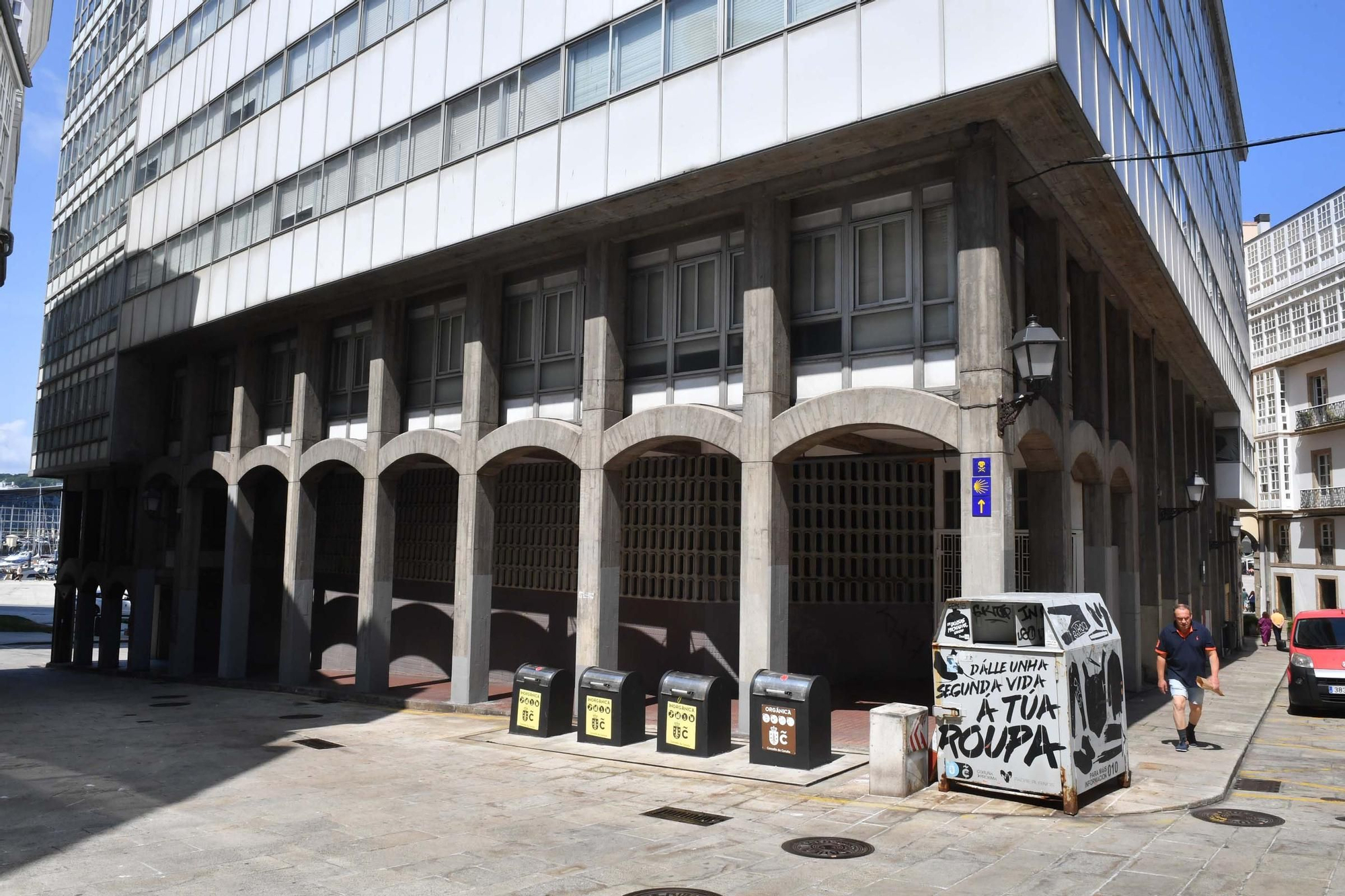 Las Inmaculadas venden su edificio de Puerta Real al empresario José Souto