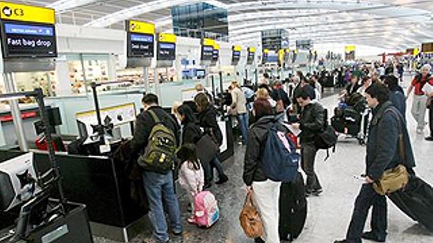 Ferrovial tendrá que vender 3 de sus 7 aeropuertos británicos
