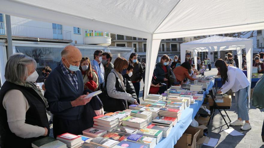 Sant Jordi recupera la seva vitalitat amb tot tipus de propostes literàries i festives