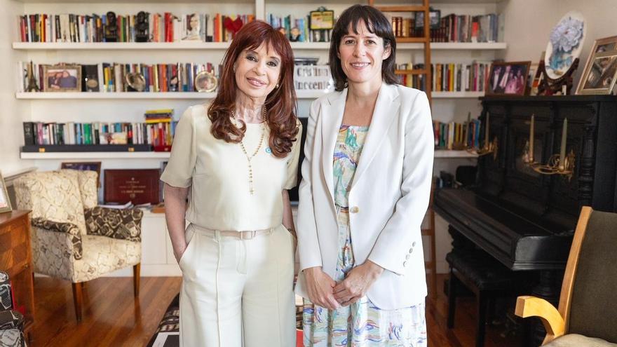 Pontón comparte con la expresidenta argentina Cristina Kirchner la preocupación del BNG por &quot;el avance de la extrema derecha&quot;