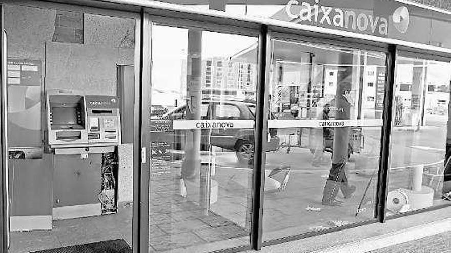 Asaltan la ITV de Vigo y el cajero de un banco con explosiones de gas