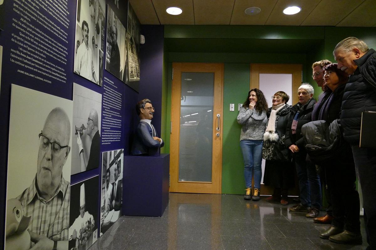 El nou plafó dedicat a Josep Maria Joan i Rosa com a "un Museu d'autor"