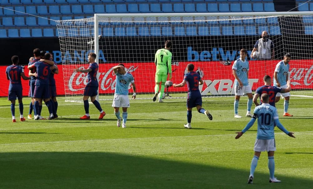 Las mejores fotografías del encuentro de la jornada 6 disputado en Balaídos entre celestes y rojiblancos.