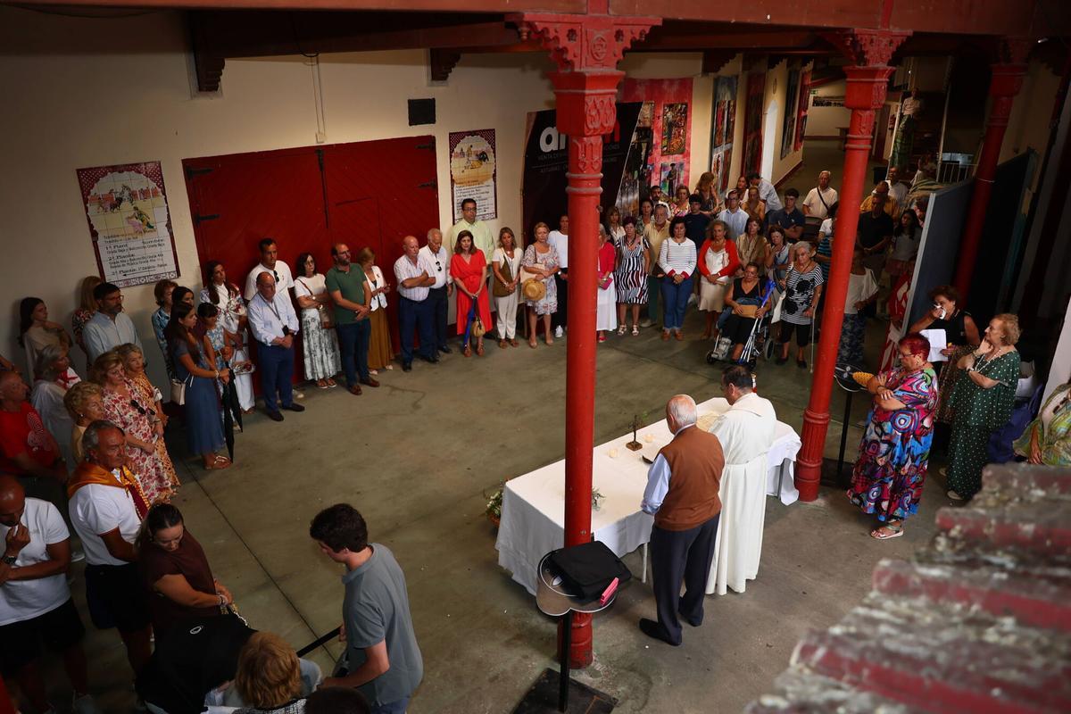 La misa del día de Begoña en la plaza de toros de Gijón, en imágenes La misa del día de Begoña en la plaza de toros de Gijón, en imágenes